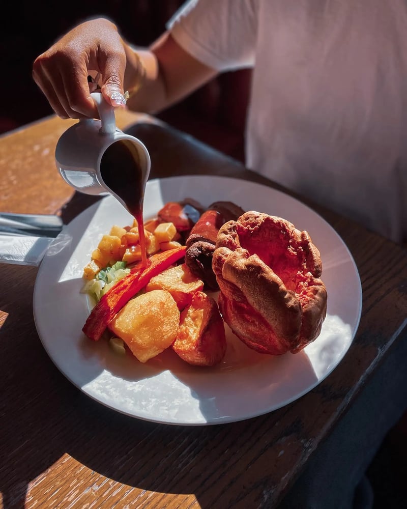 Not too late to grab a roast, we’ll be serving until 8pm.

Beef roast in all its glory here.

Hands by Ines
Roast by Michal
Questionable captions by Kaylum