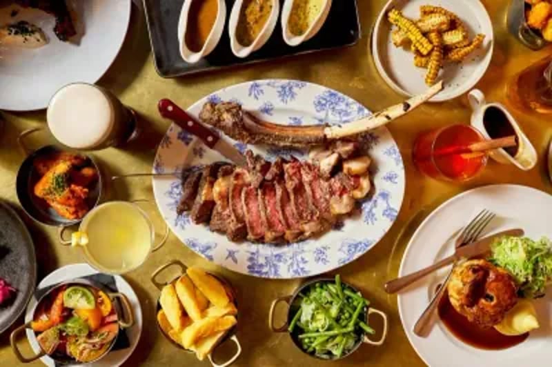 The Wren Tavern is a pub with a difference; offering dining and a secret whiskey vault. It's the perfect place for meetings and lunches or after work drinks. Our basement bar hosts a speakeasy cocktail bar called 5cc serving artisan cocktails, ideal for parties and events.