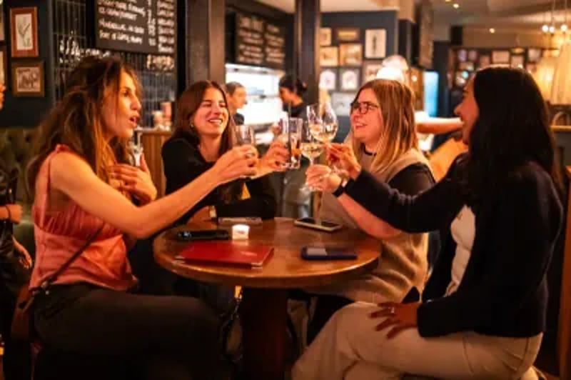 The Peacock is the newest cornerstone of Islington's bustling Angel. The welcoming atmosphere, combined with a selection of fine food and drinks, makes The Peacock an ideal spot for casual get-togethers, special celebrations, or simply a relaxing meal out. 