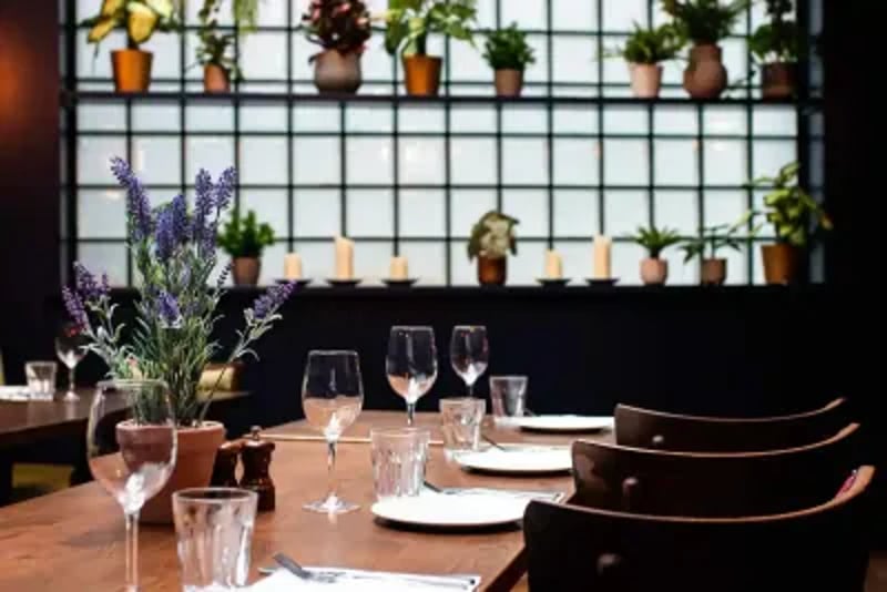 A bustling bar & kitchen located just off Carnaby Street in London’s famous West End. Serving a host of classic lagers and craft beers as well as a premium range of wines and spirits alongside a delicious seasonal food menu.