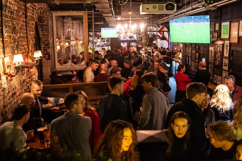 Queen's Head  gallery images - Venues