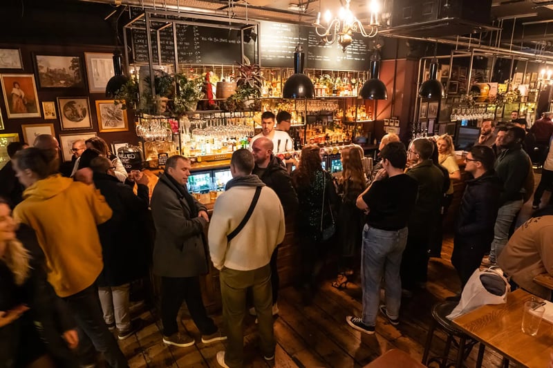 Queen's Head  gallery images - Venues