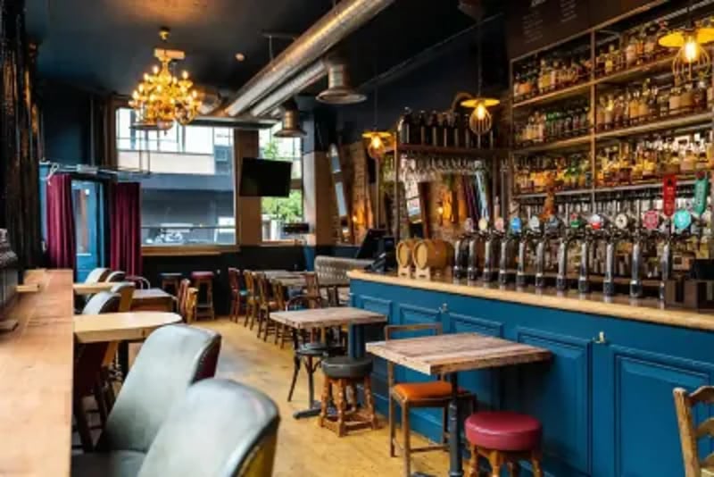 The Lord Wargrave is a smokehouse and whisky bar in Marylebone. With a cosy restaurant area and bar boasting over 200 Whiskys. A short walk from both Edgware Road and Baker Street stations.