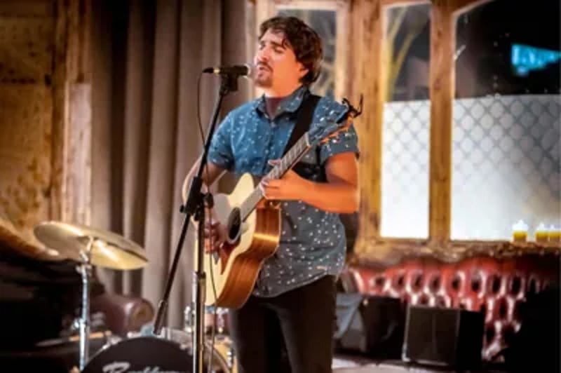 The best local musicians and bands, live in Shoreditch every Saturday 