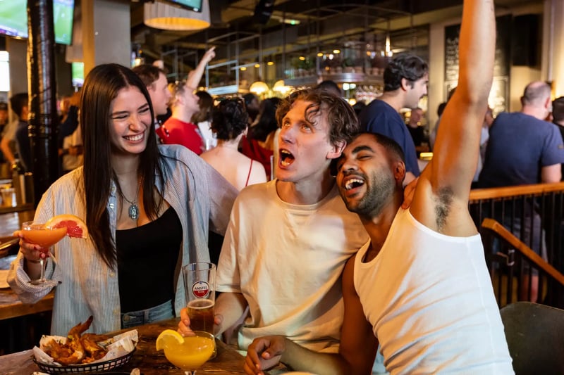Fight night at Bar Kick