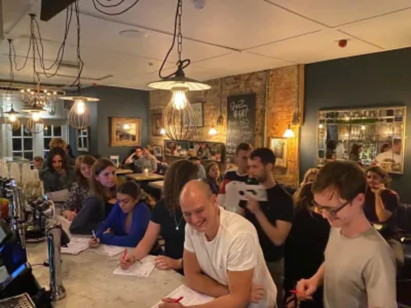 Ready for a Sunday challenge? Bring your team and test your knowledge at The Whippet Inn! 