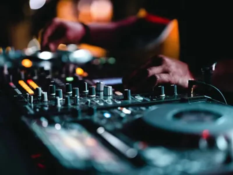 Get the pre-drinking started with our resident DJ's spinning the tunes to get you in the mood for the night ahead!