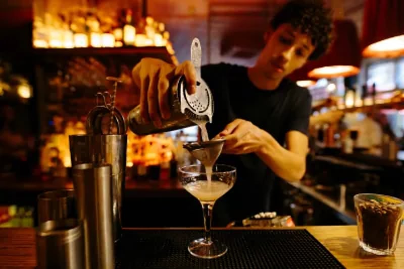 Join us to finish your day in style! From cocktails to beers, we have what you need to unwind the day.