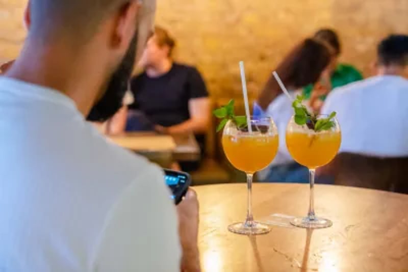 Join us to finish your day in style! From cocktails to beers, we have what you need to unwind the day.