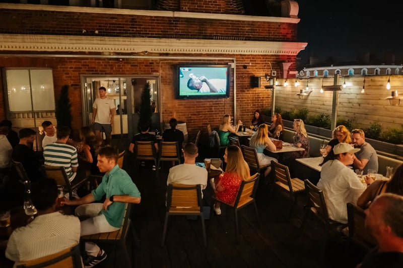 Our top picks for pubs in West London to catch all the Six Nations action!