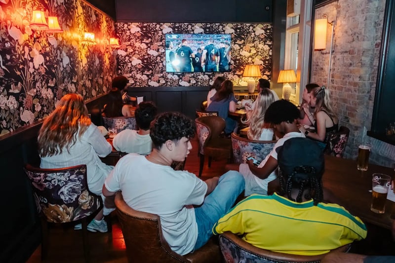 Our picks for Six Nations excitement in North London's best rugby pubs!