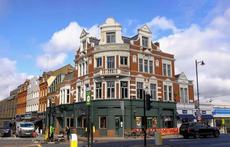 The return of The Railway - next stop, Putney! ๐