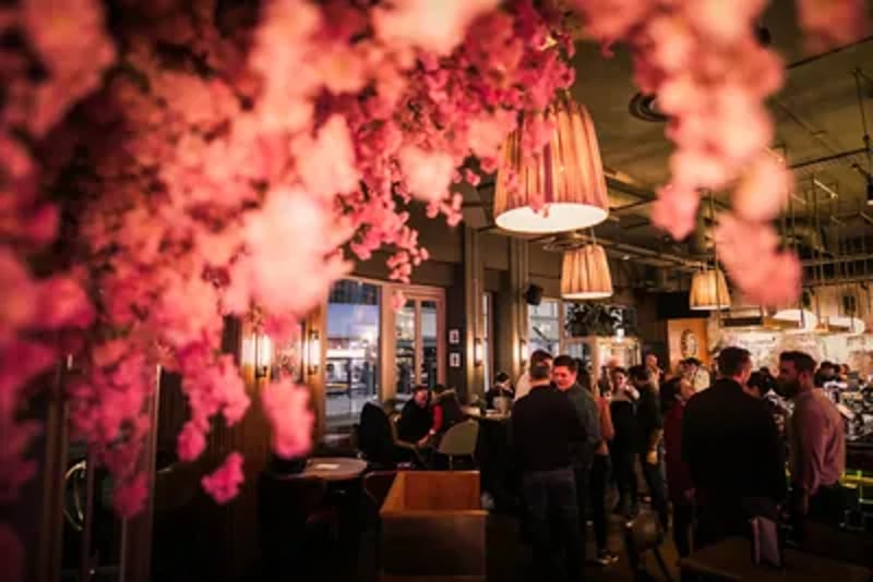 Fleets near St Paul's: An exquisite wedding venue offering a perfect mix of historical elegance and modern sophistication, set against the backdrop of St Paul's Cathedral. Celebrate your love in style and create unforgettable memories.