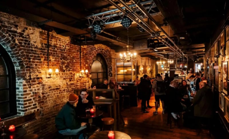 Queen's Head gallery images - Private hire pages