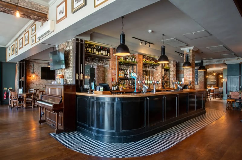 The White Lion gallery images - Private hire pages