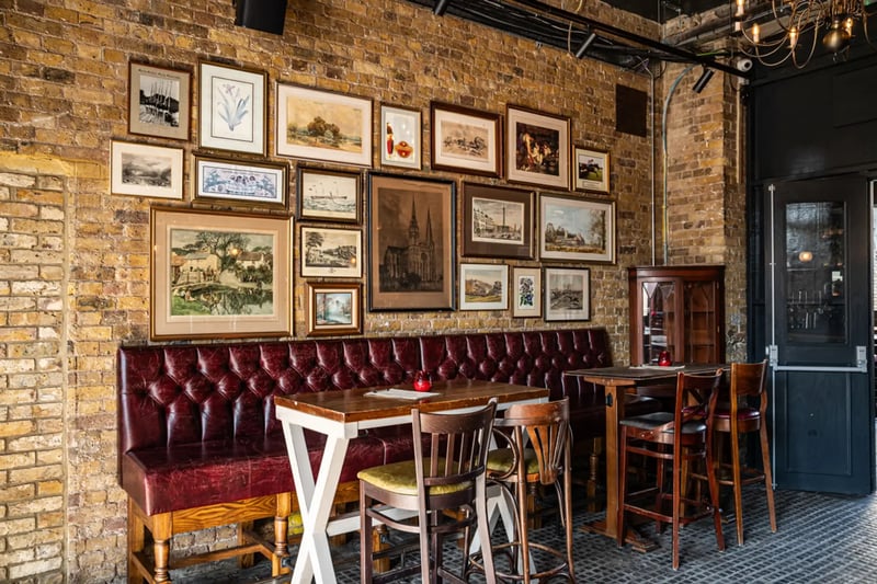 Red Lion - The Garden Room gallery - Private hire spaces