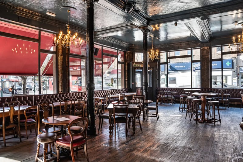 Red Lion - Main bar gallery - Private hire spaces