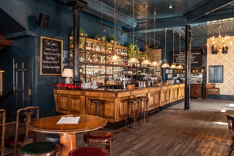 Red Lion - Main bar gallery - Private hire spaces