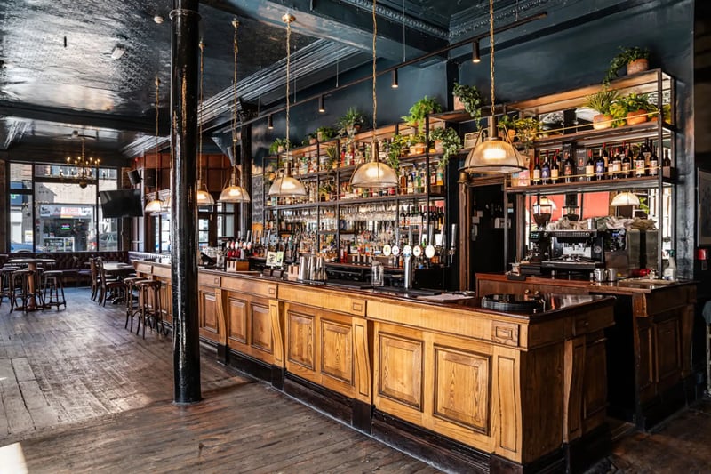 Red Lion - Main bar gallery - Private hire spaces