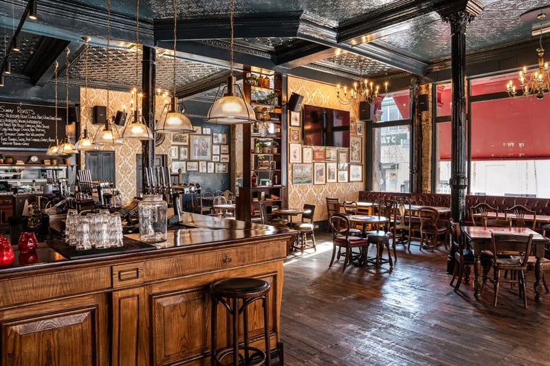 Red Lion - Main bar gallery - Private hire spaces