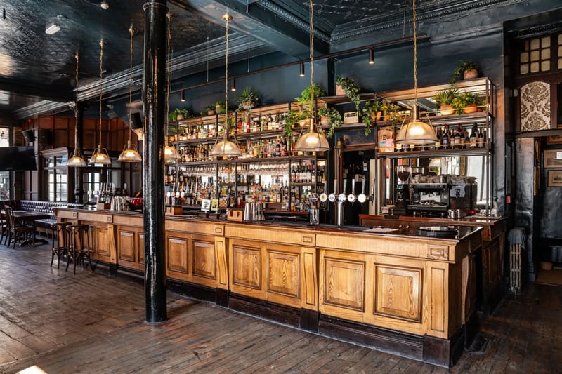 Red Lion - Main bar gallery - Private hire spaces