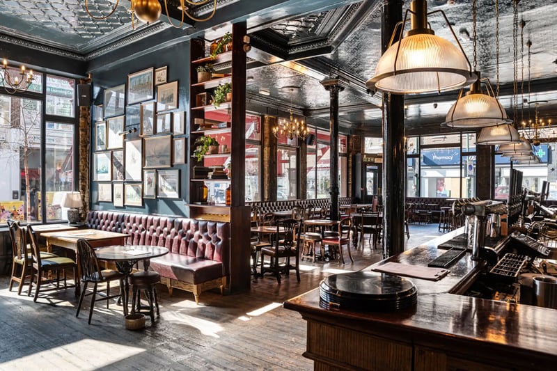 Red Lion - Main bar gallery - Private hire spaces