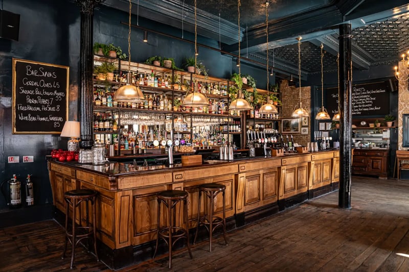 Red Lion - Main bar gallery - Private hire spaces
