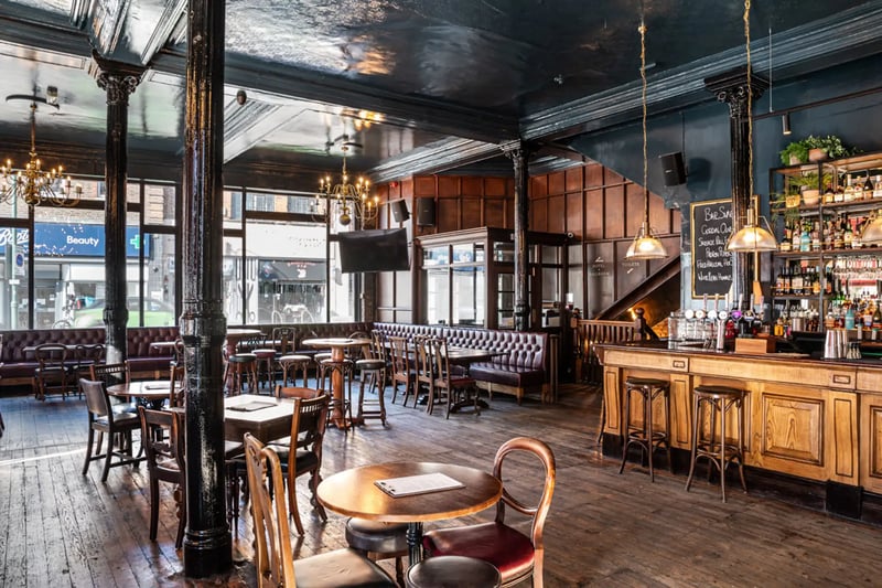 Red Lion - Main bar gallery - Private hire spaces