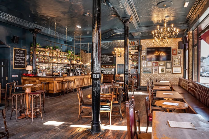 Red Lion - Main bar gallery - Private hire spaces