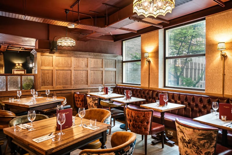 Wren Tavern - The Mezzanine gallery - Private hire spaces