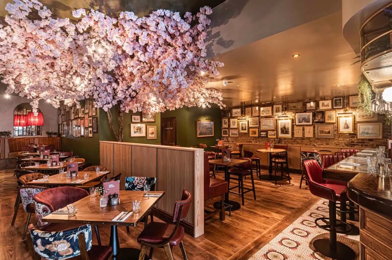 Red Setter - Shelgate gallery - Private hire spaces