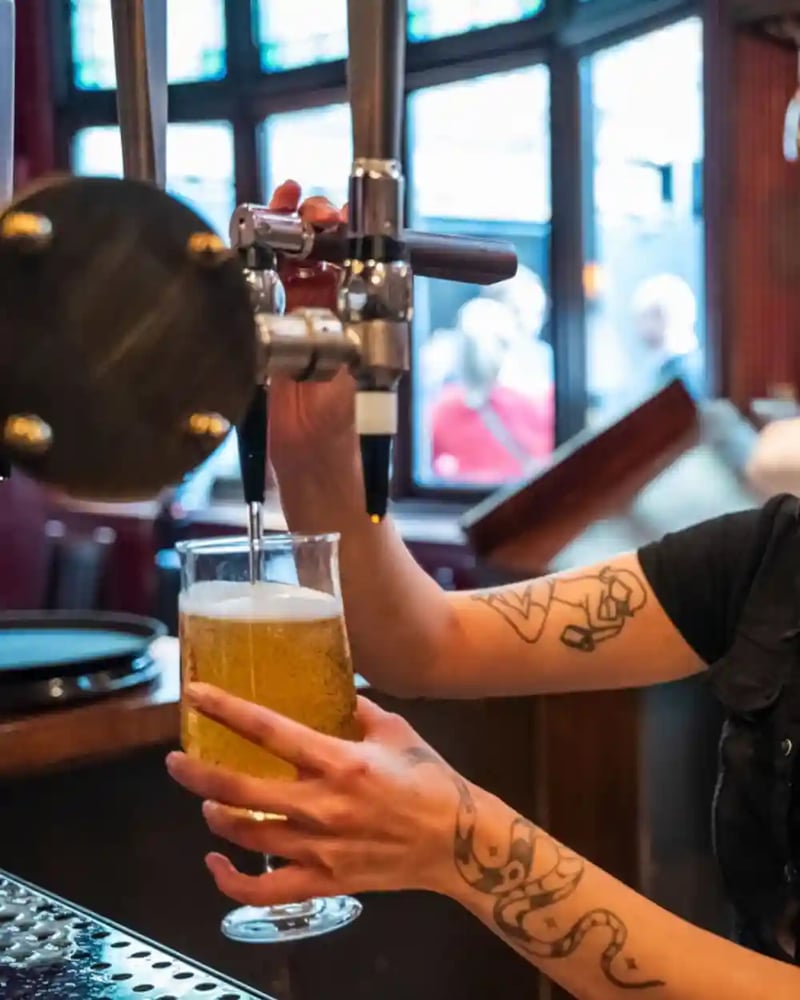 The bank holiday might be over but pulling pints never stops! 🍻🍻