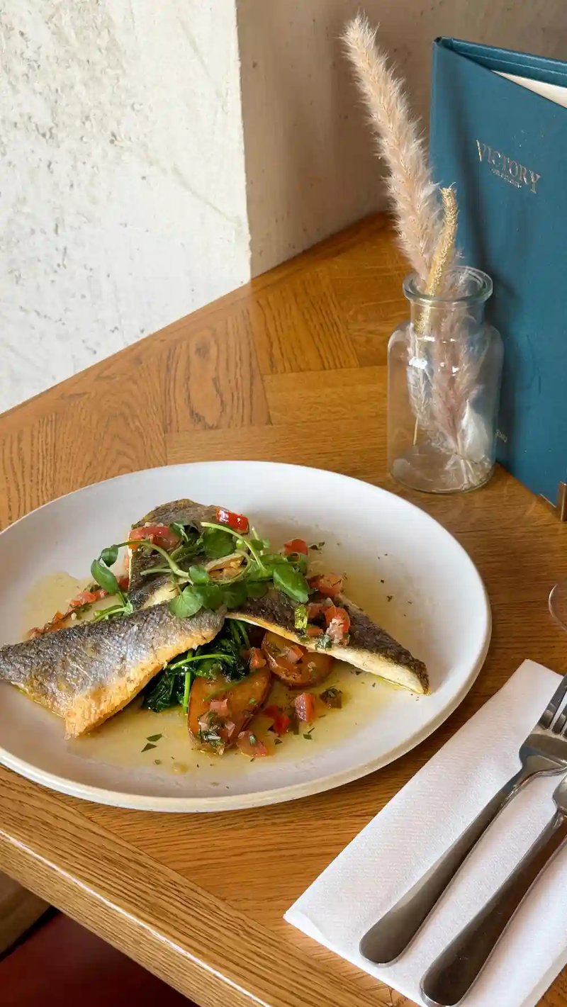 NEW ON THE MENU 🍽️: our Fresh Sea Bass Fillet - with sautéed spinach, new potatoes, sauce vierge & garlic herb butter. 

This dish really screams Spring on a plate 🌱