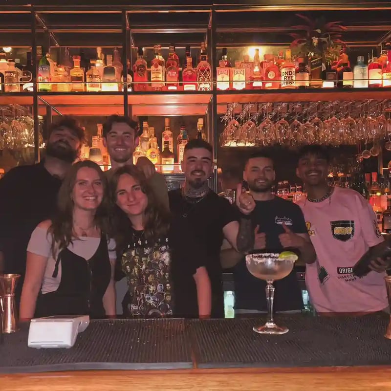 - Saturday squad - 

The teams prepped and ready for saturday 
Great music 
Great drinks and of course a great team 🥰

#shoreditchpubs #shoreditchfood #shoreditchbars #londonlife #Londonpubs #london #queenshead #pubs #pub #sportsbar #shoreditchpubs