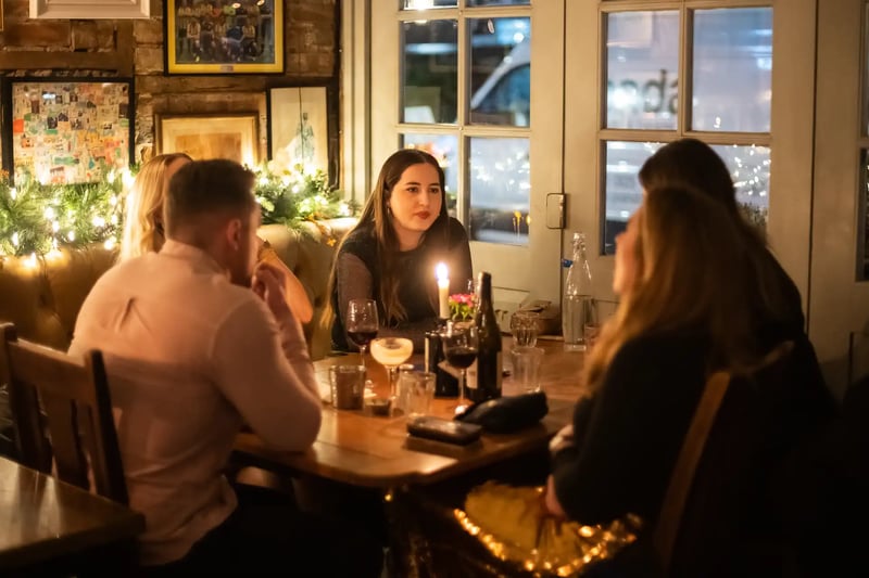 Let your hair down this Christmas at The Griffin, Shoreditch. With top-notch food, drinks flowing, and the best festive feels, it’s the perfect place for your celebration. Round up your gang and make your booking now!