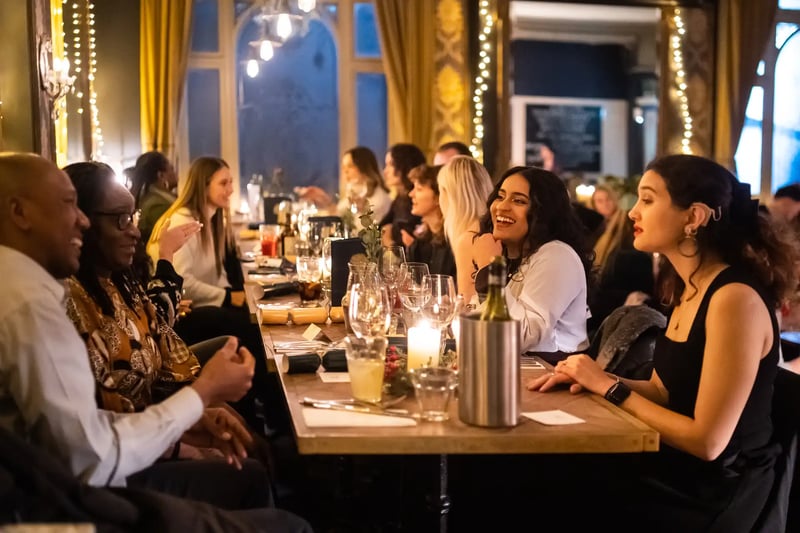 Ready for festive fun? The George and Dragon in Wanstead has you covered with great food, cracking drinks, and a Christmas atmosphere to remember. Get everyone together and make this season extra special. Spaces go fast—book today!