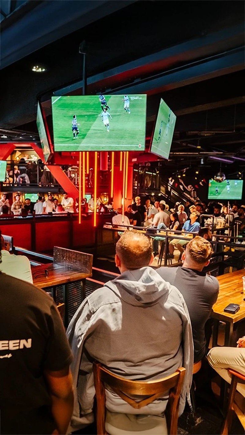 Absolute madness! ⚽ 

The Champions League final went off last Saturday at Bat & Ball Covent Garden 🔥 

Join us next time to catch the big game.