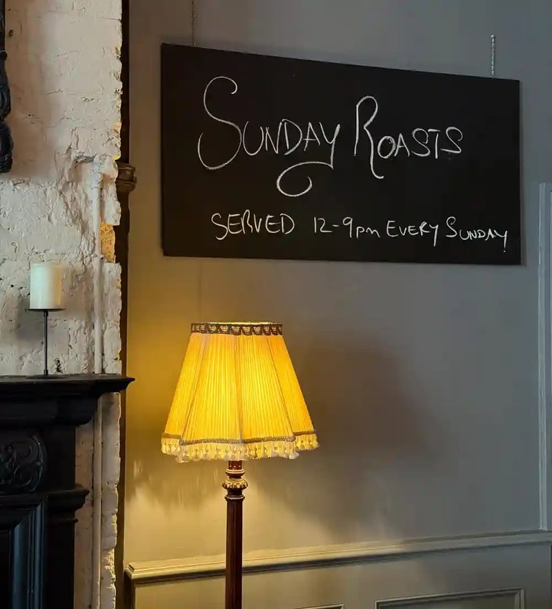 Fancy joining us for a roast tomorrow? We’ll be serving everyone’s favourite Sunday meal from 12pm 🍽️
