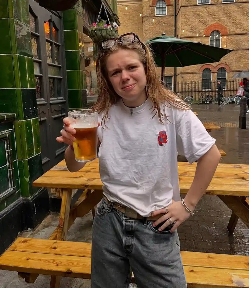 Rain will never stop a good pint from happening. ☔️😀

#rain #cloudy #exmoutharms #urbanpubsandbars #exmouthmarket #pub #outside