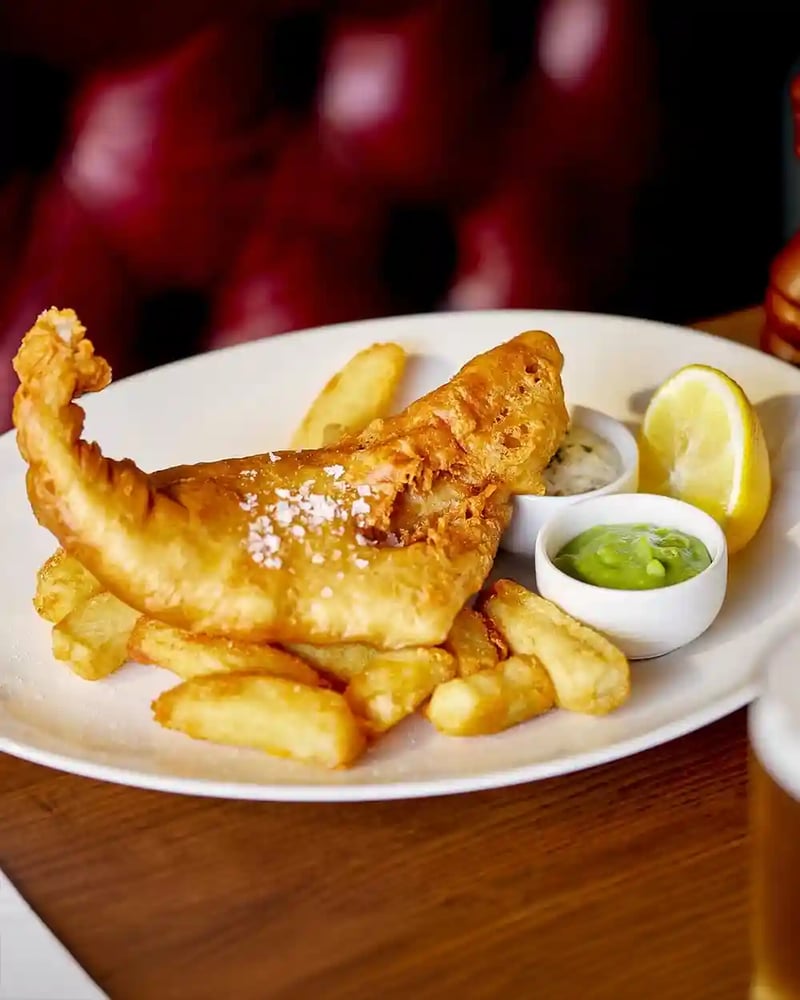 Skip the Sunday scaries and book for a proper pub lunch right here in Clerkenwell this week - where classic dishes and comfort food never go out of style. 🍽️ 🐟