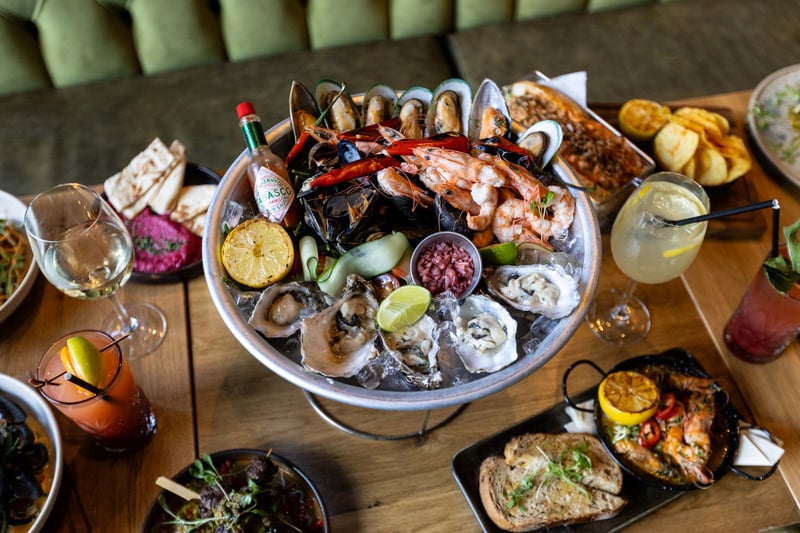 Sunshine, seafood, and sparkling wine await! Dive into Nest Bishopsgate’s new Shell & Fizz experience – vibrant starters, fresh seafood or mains, and prosecco to share.