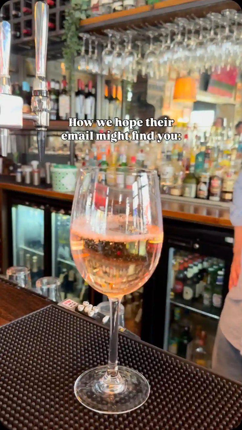 If you don’t have a rosé in hand by 4pm, you’re doing Fridays wrong … happy weekend 🥂 

#winelover #fridayfeeling #tootingbec