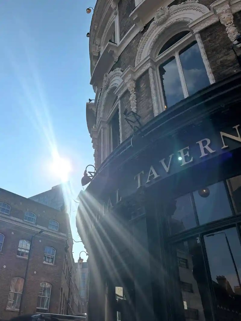 30 degrees?? Yeah summer is officially here… come join us for a pint in this lovely sun☀️☀️ #beer #eastlondon #paleale #bar #sun #fun #team