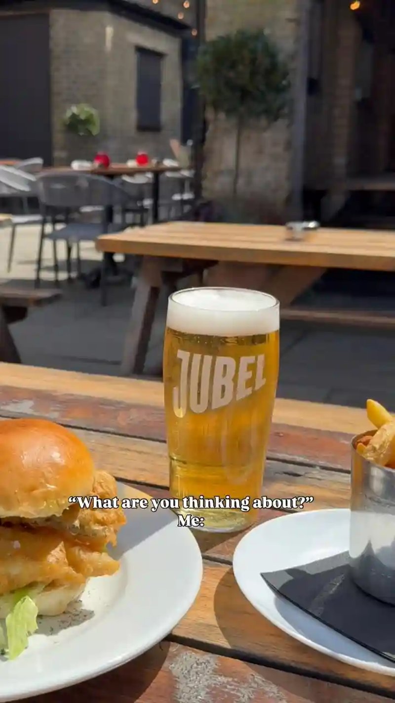 It’s Friday and we’ve all got one thing on our minds…🍻🍻🍻