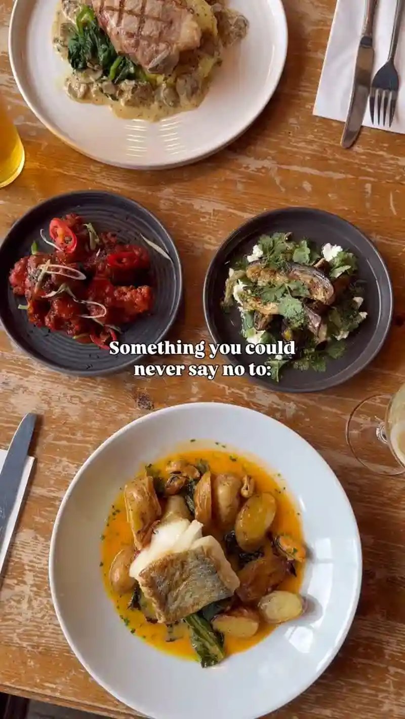 Weekend lunch at pub… always a good idea 🙌🏼