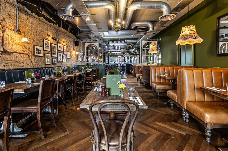A modern British pub just across the road from Balham Station. With an all-day food offering during the week and Saturday brunch and Sunday lunch on the weekend, It’s the ideal place for a bite to eat and a few drinks.