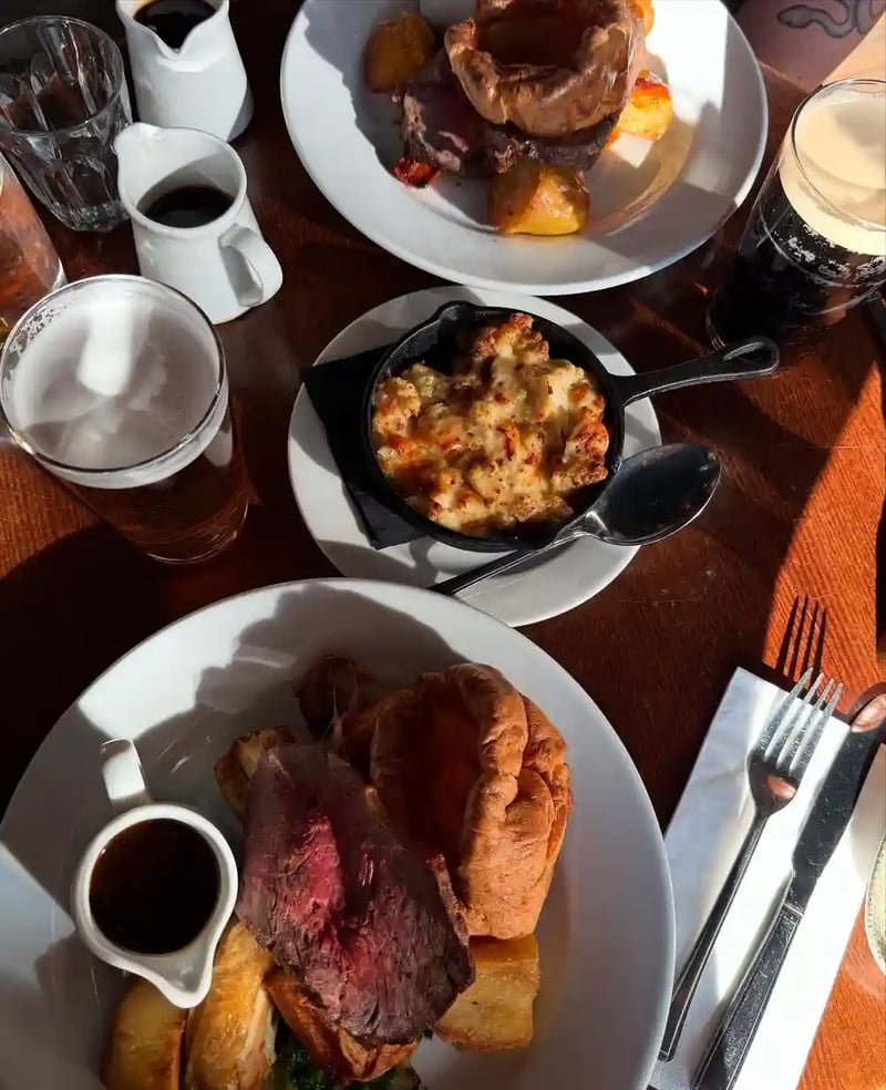 The suns shining and it’s roast day! Happy Sunday 😋🍽️