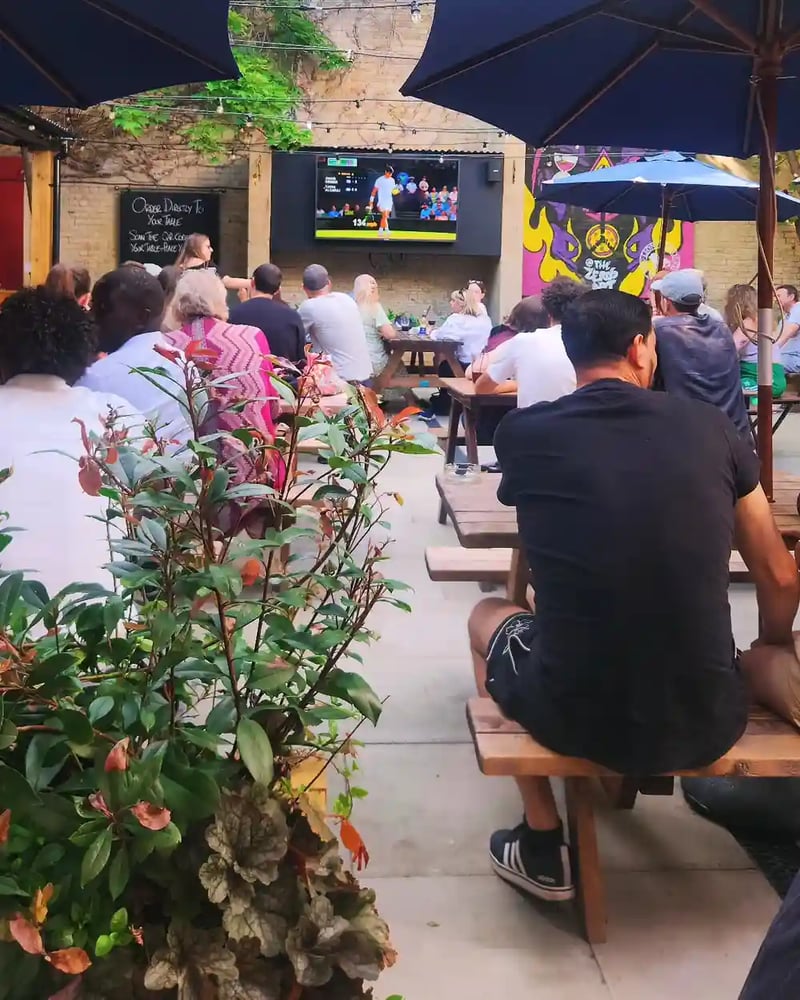 Sunday Funday - Last Matchday of the group stages and the lionesses are back in action and the Club World Cup final ⚽️⚽️

Come and enjoy a roast, or our new Sunday menu including some delicious salads 🥬

#WomensEuros2025 #SundayRoast