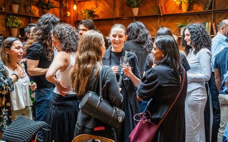 Celebrate Christmas 2025 at Harrild & Sons, Farringdon with mouthwatering dishes, seasonal tipples, and a welcoming atmosphere. Whether it's friends, family or workmates, gather your crew and let the festivities begin. Book now to avoid missing out!