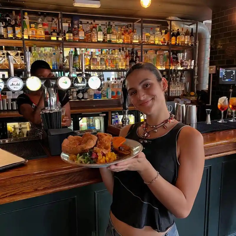 Hot Sunday but an even hotter Roast 🥩🍗🍴

#sundayroast #exmoutharms #pub #heatwave #summer #exmoutharms #exmouthmarket #pubfood